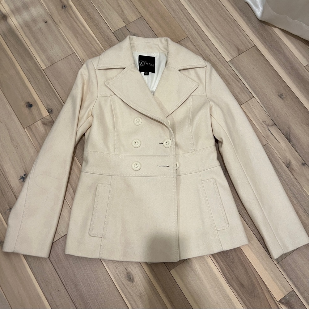 Guess cream buttons coat